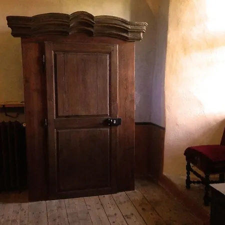 Chateau De Maisonseule