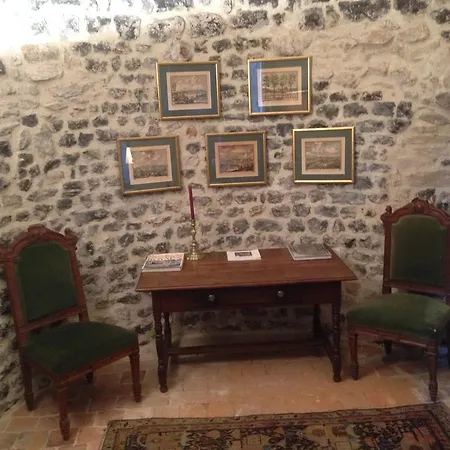 Chateau De Maisonseule