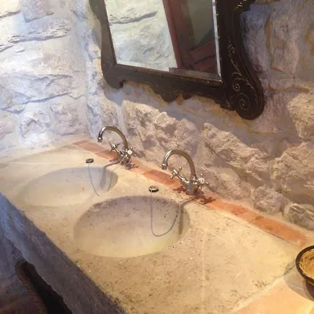 Bed & Breakfast Chateau De Maisonseule 3*