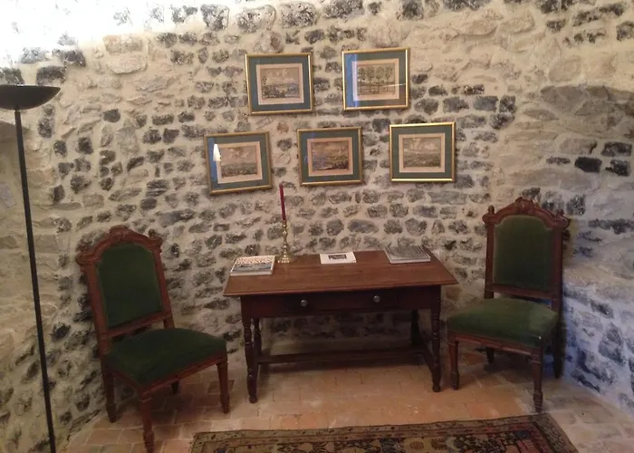 Chateau De Maisonseule