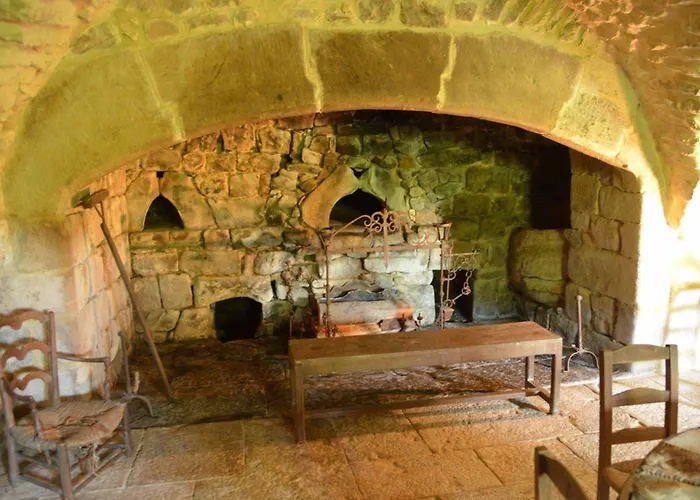 Chateau De Maisonseule Bed and breakfast